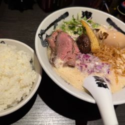 牛骨らー麺+味玉+ライス