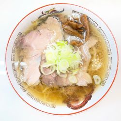中華そば(900円)