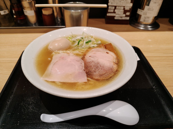 「味玉ラーメン(並)¥1070」@松戸富田麺業 千葉駅構内店の写真