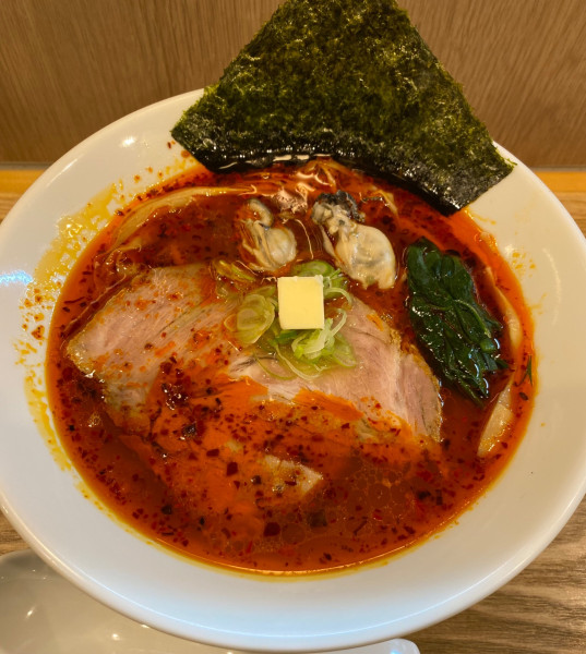 「【限定】辛そうで辛くない 牡蠣塩バターらーめん1350円」@らーめん 心麦の写真