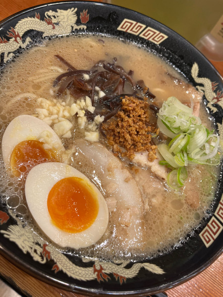 「半熟煮卵入り豚トロラーメン」@豚とろ 天文館アーケード店の写真