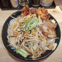 唐揚げタンメン+野菜増し+厚切りチャーシュー1枚