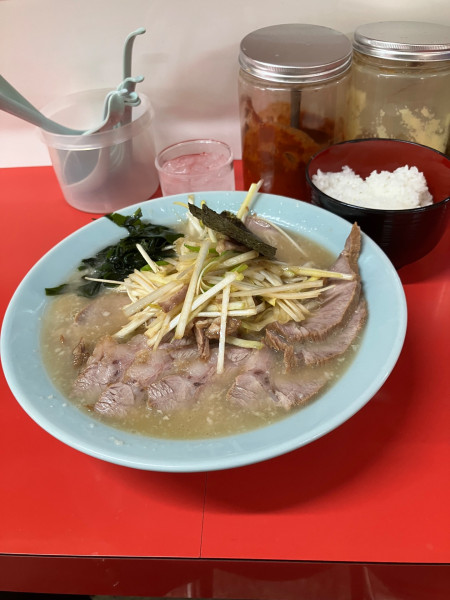 「ネギチャーシュー麺　チャーシュー　ライス」@ラーメンショップ 岡津店の写真