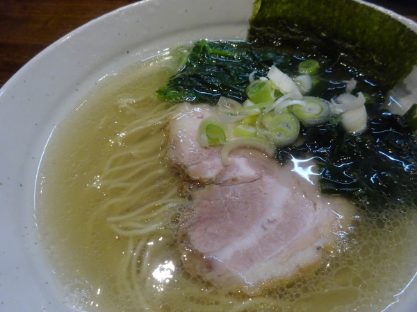 「白醤油らーめん　1,000円」@らーめん夢中 湘南台店の写真