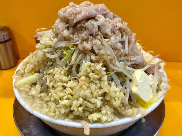 「限定 NaCl 大 やわ麺 しょうが×2 バター」@ラーメン二郎 八王子野猿街道店2の写真
