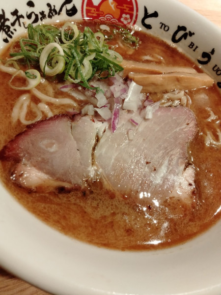 「焼きあご煮干らぁめん」@焼きあご煮干しらぁめん とびうおの写真