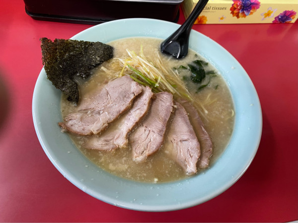 「ネギチャーシューメン1,100円」@ラーメンショップ げんき 渋沢店の写真