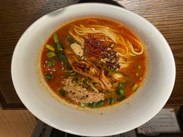 「コク辛らぁ麺（麺量普通）1,200円」@横浜 らぁ麺 めだか堂 横浜モアーズ店の写真