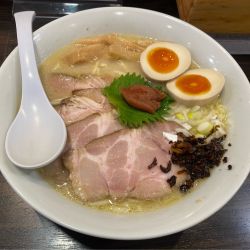 味玉焼豚特濃鶏白湯麺（麺硬め）大盛り1,530円