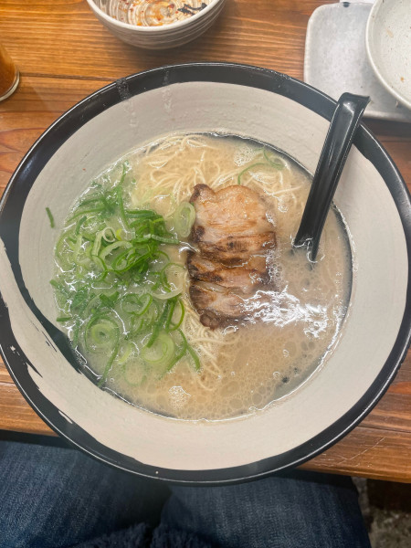 「豚骨ラーメン」@博多らーめん・ちゃんぽん ひるとよるの写真