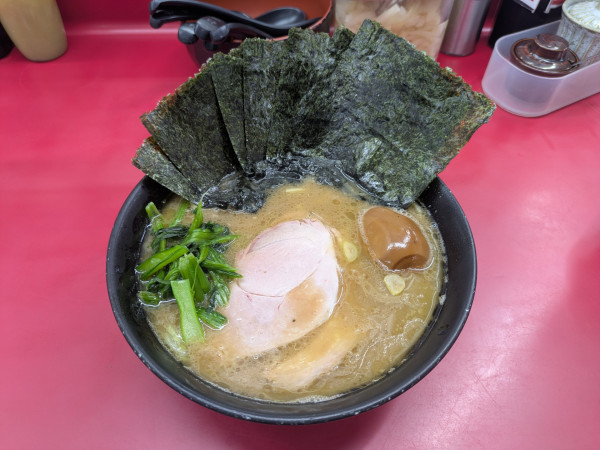 「らーめん＋まるよし　1250円」@杉田家 千葉祐光店の写真