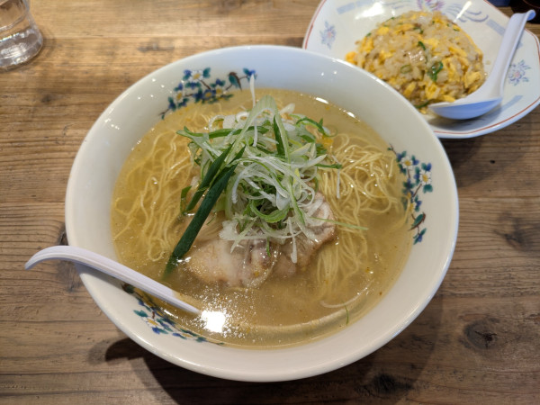「柚子塩（細麺）850円」@柚子と煮干ラーメン ゆず葉の写真
