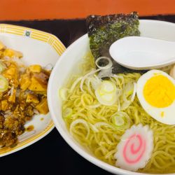 塩ラーメン + マーボ丼 650円