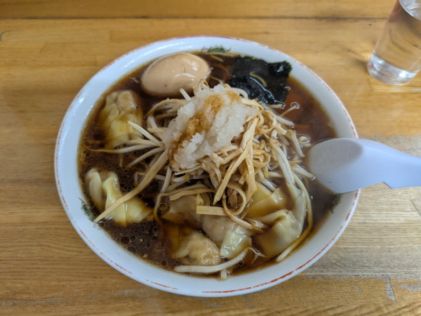 「チャーシューワンタンメン大盛（もやし、味玉）」@寿ラーメンの写真