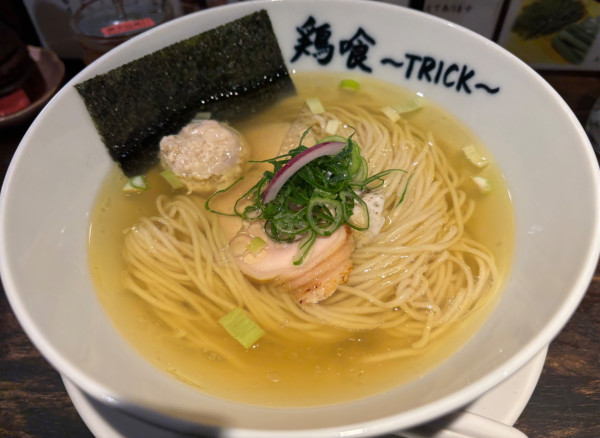 「鶏の塩そば」@鶏喰～TRICK～の写真