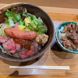 ワイルドモンスターパレット➕大盛➕日替り丼