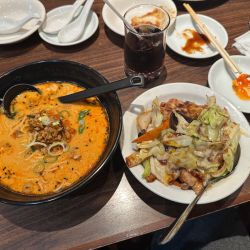 ラーメンセット（担々麺＋回鍋肉丼）950円