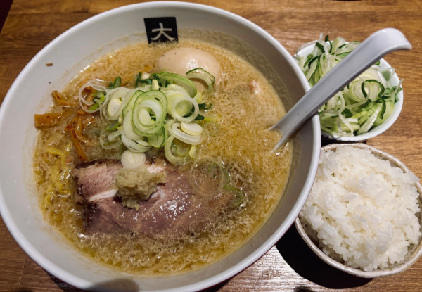 「味噌らーめん+煮たまご+ネギ+小ライス」@大島の写真