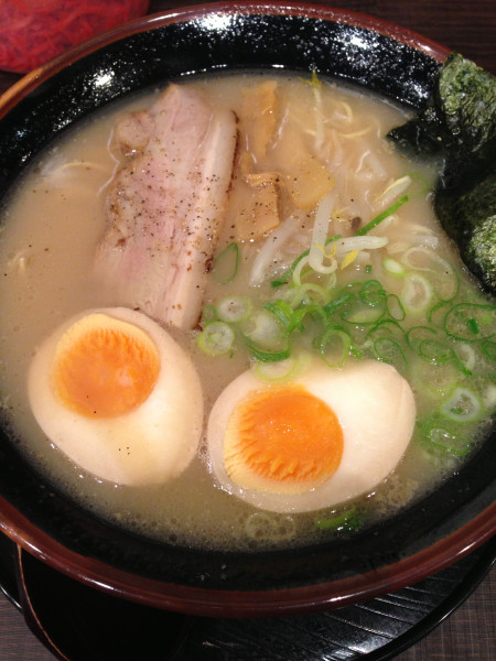 「味玉ラーメン」@三豊麺 斬 サンプラザ店の写真