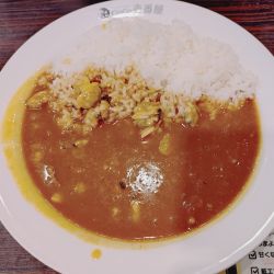 たっぷりあさりカレー　８５８円