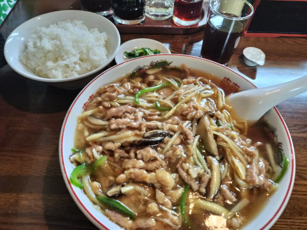 「肉そば+ライス🍚」@まんぷく亭の写真