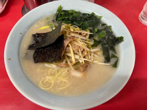 「ネギラーメン＋ほうれん草」@ラーメンショップ 岡津店の写真