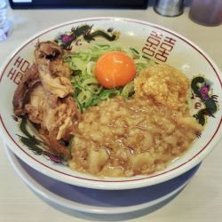 ブタ柱味背脂そば〝大盛〟