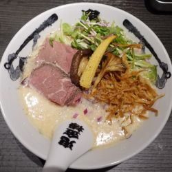 牛骨らー麺（1,380円）
