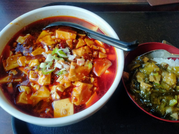 「麻婆豆腐麺＋ミニ高菜丼」@中華料理 菜香菜 東陽町店の写真