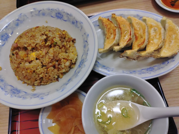「チャーハン餃子セット」@ぎょうざの満洲 つつじヶ丘北口店の写真