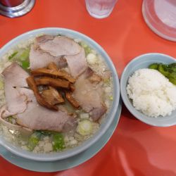 ねぎとんラーメン（790円）+半ライス（無料）