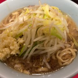小ラーメン (豚2枚、野菜少なめ)