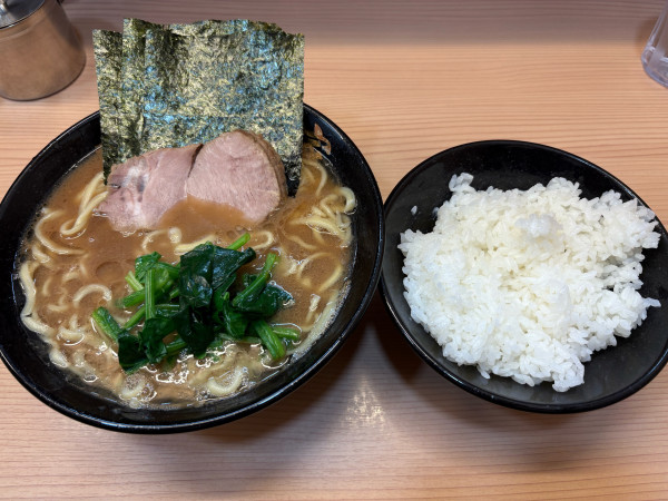 「ラーメン900円　ライス並100円」@ラーメン 大國家の写真