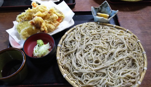 「とり天ざる（大盛り）」@蕎麦処 おにひら 本店の写真