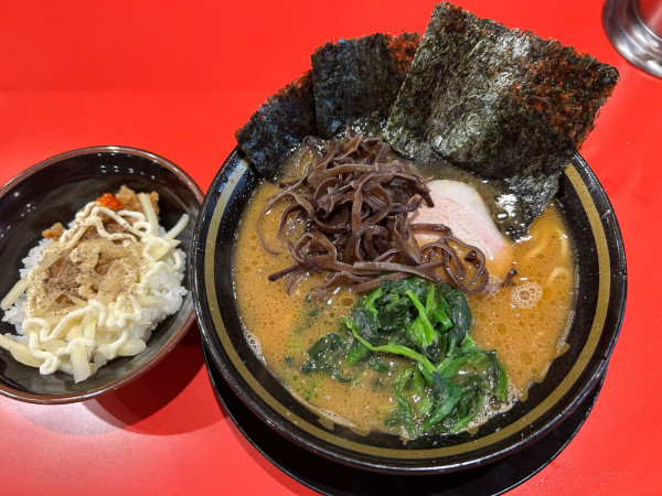 「ラーメン　ライス」@とらきち家の写真