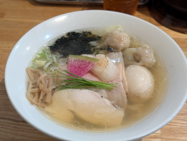 「特製焼きあごとホタテの塩ラーメン」@RAMEN TOMOの写真