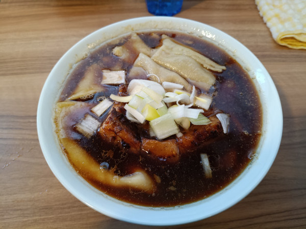 「ワンタンメン　　　1200円」@手打ち 陰日向の写真