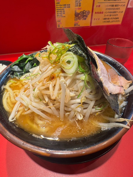 「野菜ラーメン大盛(固め多め)」@王道家味の継承店 カズ家 大門店の写真
