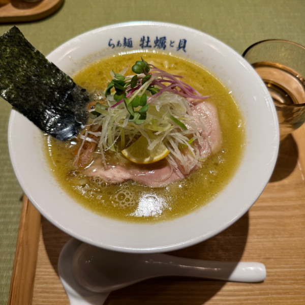 「濃厚牡蠣ラーメン」@らぁ麺 牡蠣と貝の写真