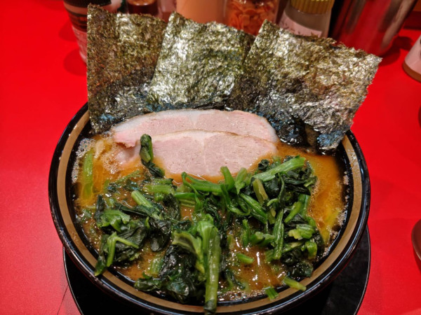 「ラーメン ほうれん草」@カズ家 行徳店の写真