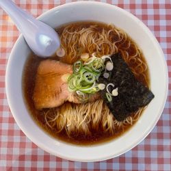 しょうゆらーめん(700円)