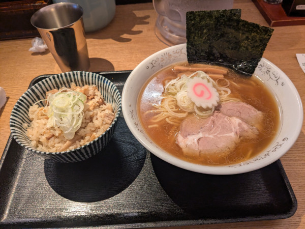 「中華そば+チャーシュー丼」@中華そば 勝本の写真