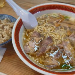 鶏チャーシュー麺（醤油）¥1,110 + Aセット ¥140