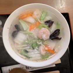 エビ野菜湯麺：1,080円