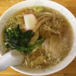 ワンタンメン(550円)