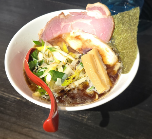 「限定鶏塩ねぎ白湯」@らぁ麺すみれ堂の写真