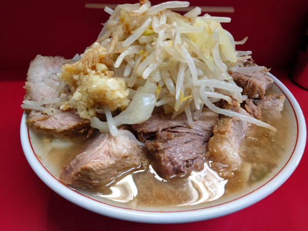 「大豚  野菜  ニンニク  カラメ」@ラーメン二郎 三田本店の写真