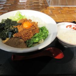 チーズ台湾混ぜそば（１２００円）