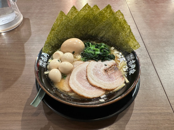 「MAX醤油ラーメン（麺160g・全部普通）1,310円」@横浜家系ラーメン 壱角家 高崎店の写真