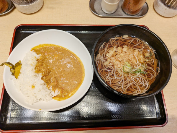 「朝カレー定食（540円）」@よもだそば 日本橋店の写真